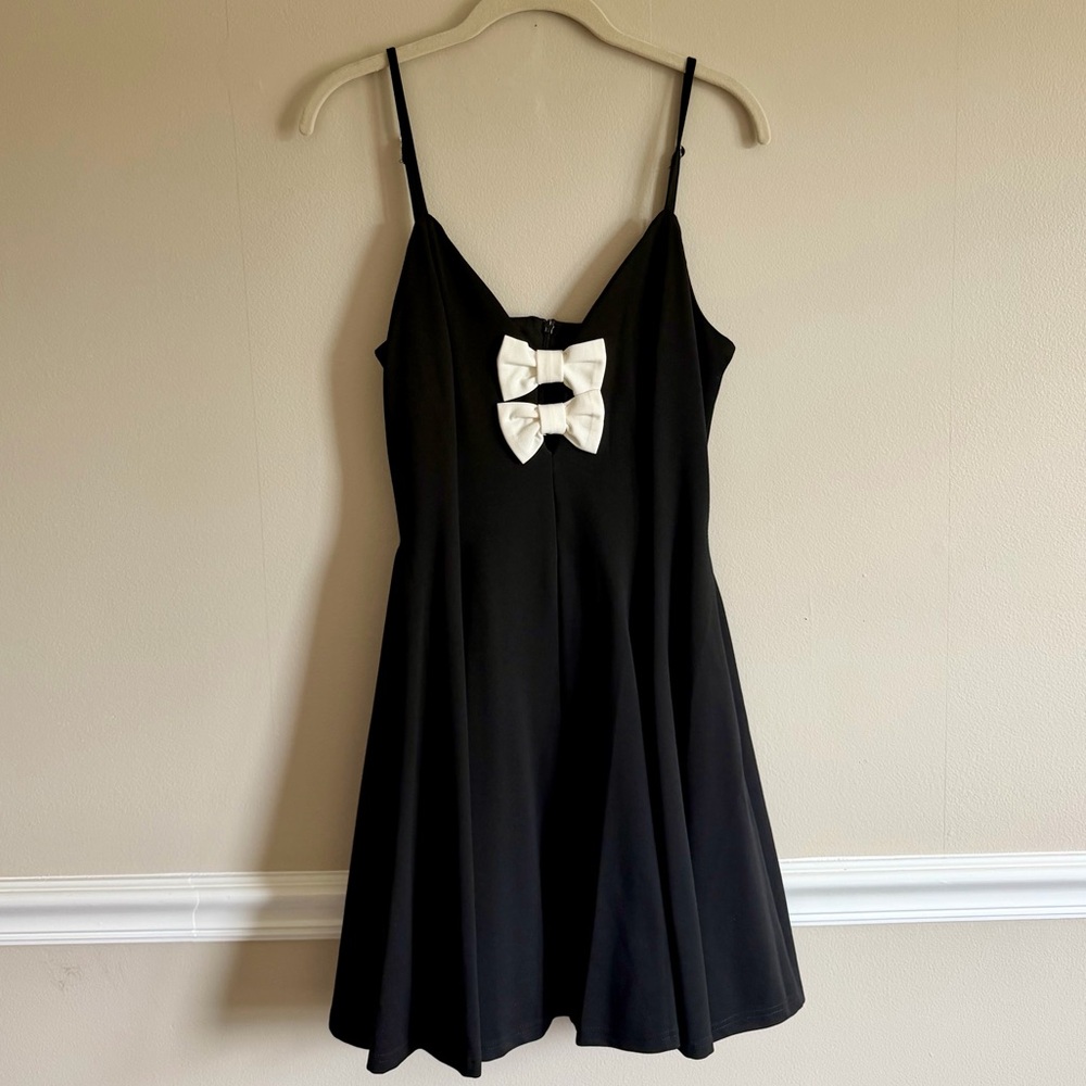 NWT Aqua Black Mini Dress with White Bow Accent, L